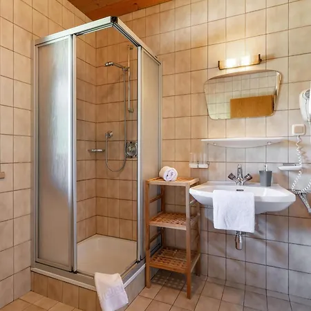 Zellner 4 Und 5 Und 9 Альпбах